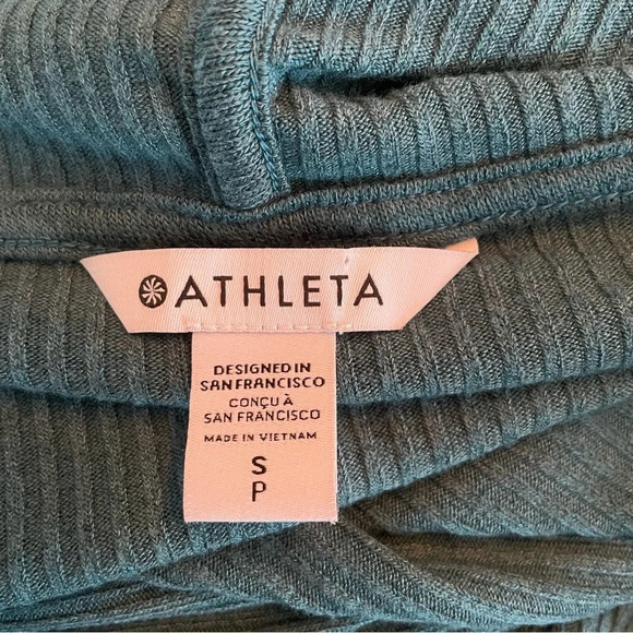 NWT ATHLETA Harmony Pose Wrap Cardigan Sweater in Borealis Green Small - Picture 2 of 11